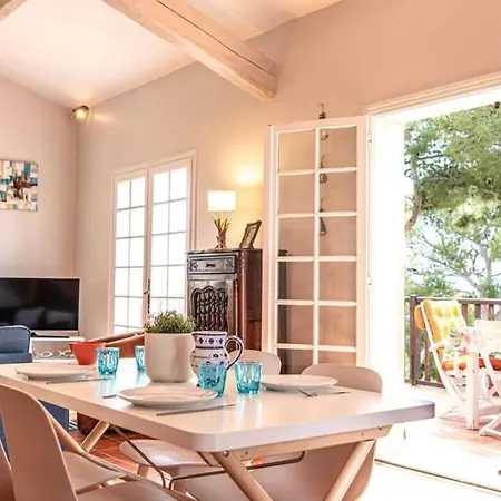 Maison La Pinede Authentique & Familiale Vue Holiday home *